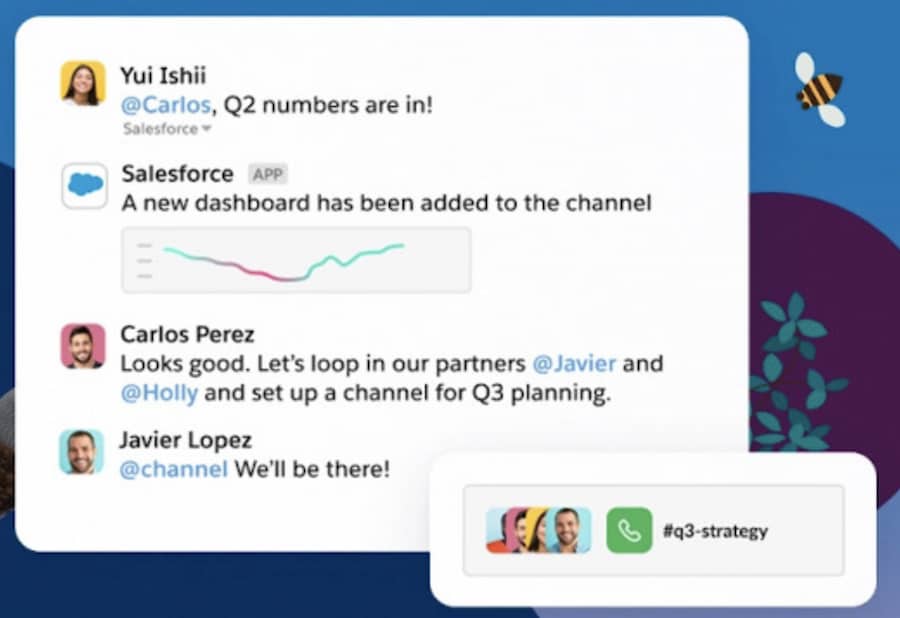 Team collaborating to lower the risk of a reputation crisis